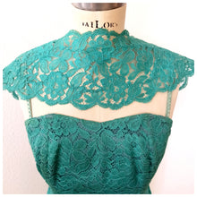 Charger l'image dans la galerie, 1950s - FRIGERIO, Milan - Spectacular Turquoise Lace Dress - W28.5 (72cm)