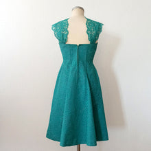 Charger l'image dans la galerie, 1950s - FRIGERIO, Milan - Spectacular Turquoise Lace Dress - W28.5 (72cm)