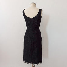 Charger l'image dans la galerie, 1950s 1960s - Elegant Black Cotton Lace Dress - W28.5 (72cm)