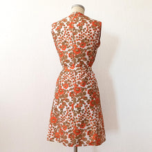 Laden Sie das Bild in den Galerie-Viewer, 1960s - MARY BEYREIS, Paris - Floral Cotton Dress - W32 (82cm)