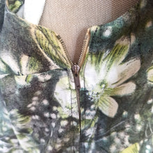 Charger l'image dans la galerie, 1950s - Spectacular Green Floral Dress - W30 (76cm)