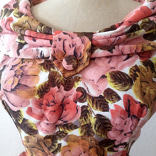 Charger l'image dans la galerie, 1950s - Stunning French Roseprint Dress - W26 (66cm)