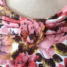 Charger l'image dans la galerie, 1950s - Stunning French Roseprint Dress - W26 (66cm)