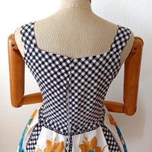 Charger l'image dans la galerie, 1950s - Gorgeous Black & White Floral Dress - W34 (86cm)