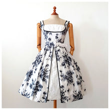 Charger l'image dans la galerie, 1950s - Stunning French Cotton Lace Dress - W24 (60cm)