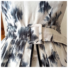 Charger l'image dans la galerie, 1950s - Stunning French Cotton Lace Dress - W24 (60cm)