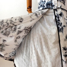 Charger l'image dans la galerie, 1950s - Stunning French Cotton Lace Dress - W24 (60cm)