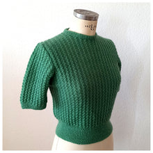 Charger l'image dans la galerie, 1950s - Lovely Apple Green Zipper Back Hand Knitted Top - Size S/M