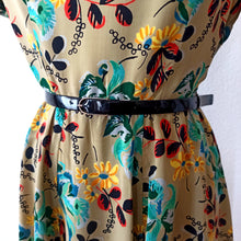 Cargar imagen en el visor de la galería, 1940s - Exquisite Czechoslovak Olive Green Floral Print Dress - W30 (76cm)