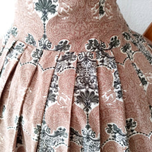 Charger l'image dans la galerie, 1950s - Adorable Romantic Cotton Dress - W32 (82cm)