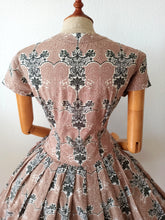 Charger l'image dans la galerie, 1950s - Adorable Romantic Cotton Dress - W32 (82cm)
