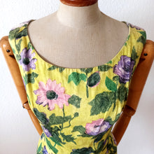 Load image into Gallery viewer, 1950s 1960s - Stunning Lime Floral Print Cotton Dress - W30 (76cm)