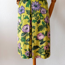 Load image into Gallery viewer, 1950s 1960s - Stunning Lime Floral Print Cotton Dress - W30 (76cm)