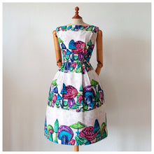Charger l'image dans la galerie, 1950s - HEINZ OESTERGAARD, Berlin - Mushrooms Novelty Dress - W24 (60cm)