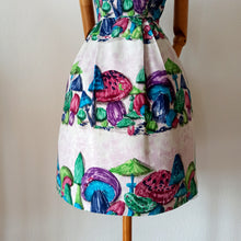 Charger l'image dans la galerie, 1950s - HEINZ OESTERGAARD, Berlin - Mushrooms Novelty Dress - W24 (60cm)