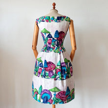 Charger l'image dans la galerie, 1950s - HEINZ OESTERGAARD, Berlin - Mushrooms Novelty Dress - W24 (60cm)