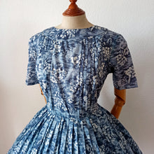 Charger l'image dans la galerie, 1950s - TREVIRA, Germany - Stunning Blue Floral Dress - W34 (86cm)