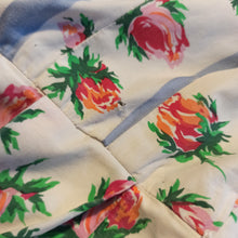 Carica l'immagine nel visualizzatore di Gallery, 1950s - Adorable Pockets Roseprint Cotton Dress - W27 (68cm)
