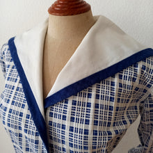 Charger l'image dans la galerie, 1950s - Gorgeous Sailor Collar Textured Cotton Dress - W26 (66cm)