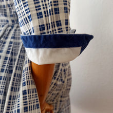 Charger l'image dans la galerie, 1950s - Gorgeous Sailor Collar Textured Cotton Dress - W26 (66cm)