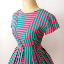 Charger l'image dans la galerie, 1950s 1960s - WENJA, Germany - Pink Green Stripes Dress - W25 (64cm)
