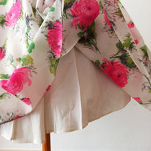 Charger l'image dans la galerie, 1950s - TREVIRA, Germany - Stunning Chrysanthemum Dress - W26 (66cm)