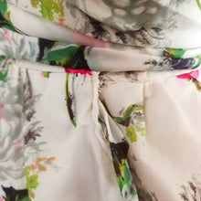 Charger l'image dans la galerie, 1950s - TREVIRA, Germany - Stunning Chrysanthemum Dress - W26 (66cm)