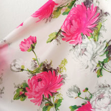 Charger l'image dans la galerie, 1950s - TREVIRA, Germany - Stunning Chrysanthemum Dress - W26 (66cm)