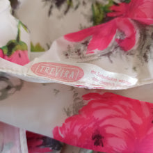 Charger l'image dans la galerie, 1950s - TREVIRA, Germany - Stunning Chrysanthemum Dress - W26 (66cm)