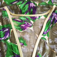Cargar imagen en el visor de la galería, 1940s - Stunning Abstract Floral Green Cotton Dress - W33 (84cm)