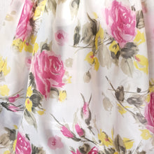 Cargar imagen en el visor de la galería, 1950s - Adorable Roseprint Lightweight Satin Dress - W27.5 (70cm)