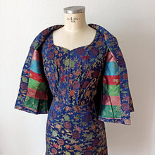 Charger l'image dans la galerie, 1950s - Stunning Oriental Embroidery Jacket & Dress Set - W30 (76cm)