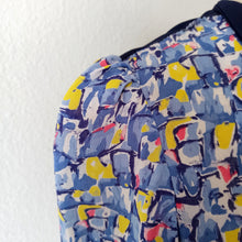 Charger l'image dans la galerie, 1940s - Gorgeous Abstract Cold Rayon Crepe Belted Blouse - W28 (72cm)