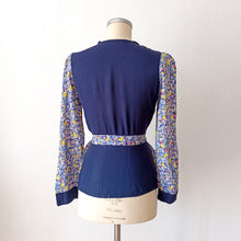 Load image into Gallery viewer, 1940s - Gorgeous Abstract Cold Rayon Crepe Belted Blouse - W28 (72cm)
