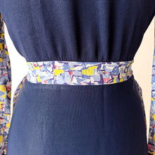 Charger l'image dans la galerie, 1940s - Gorgeous Abstract Cold Rayon Crepe Belted Blouse - W28 (72cm)