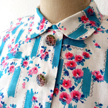 Cargar imagen en el visor de la galería, 1950s - Adorable Floral Cotton Belted Dress - W31 (78cm)