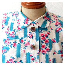 Cargar imagen en el visor de la galería, 1950s - Adorable Floral Cotton Belted Dress - W31 (78cm)