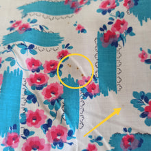 Cargar imagen en el visor de la galería, 1950s - Adorable Floral Cotton Belted Dress - W31 (78cm)