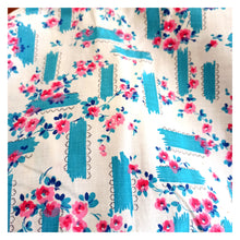 Cargar imagen en el visor de la galería, 1950s - Adorable Floral Cotton Belted Dress - W31 (78cm)