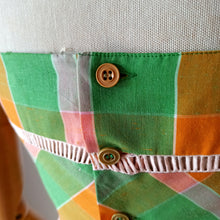 Laden Sie das Bild in den Galerie-Viewer, 1970s - Adorable Plaid Cotton Pockets Dress - W26 (66cm)