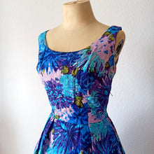 Charger l'image dans la galerie, 1950s 1960s - BOUTIQUE-SORA FASHIONS, France - Rayon Silk Dress - W26 (66cm)