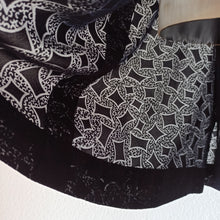 Cargar imagen en el visor de la galería, 1940s - Exquisite Ink Blue Smoked Rayon Dress  - W32 (82cm)