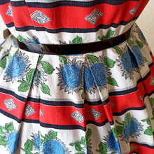 Charger l'image dans la galerie, 1950s - GOLDSIEGEL, Germany - Adorable Sun Flowers Dress - W29 (74cm)