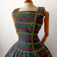 Charger l'image dans la galerie, 1950s - Stunning French Embroidery Dress - W28 (70cm)
