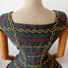 Charger l'image dans la galerie, 1950s - Stunning French Embroidery Dress - W28 (70cm)