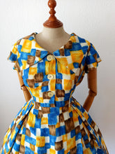 Charger l'image dans la galerie, 1950s - Fabulous Abstract Shawl Collar Dress - W28 (72cm)