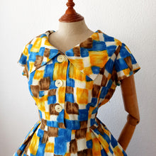 Charger l'image dans la galerie, 1950s - Fabulous Abstract Shawl Collar Dress - W28 (72cm)