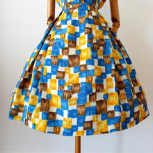 Charger l'image dans la galerie, 1950s - Fabulous Abstract Shawl Collar Dress - W28 (72cm)