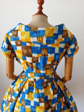 Charger l'image dans la galerie, 1950s - Fabulous Abstract Shawl Collar Dress - W28 (72cm)