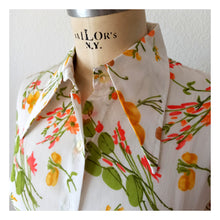 Laden Sie das Bild in den Galerie-Viewer, 1970s - ANDRÉ BER, France - Deadstock - Smoked Cotton Blouse - Sz. Medium